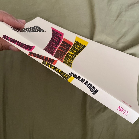 Slouching Towards Bethlehem by Joan Didion - Picture 5 of 5